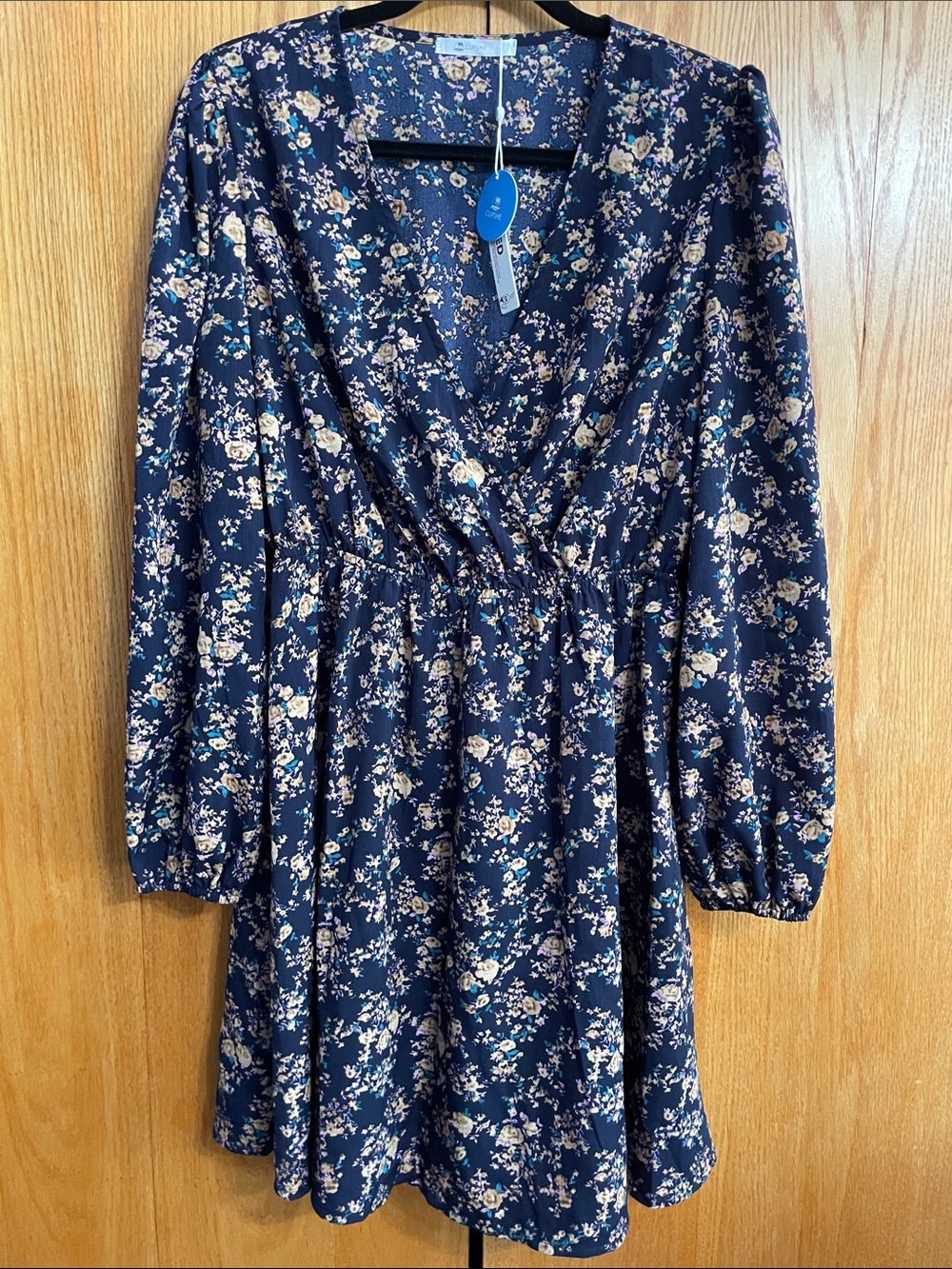 Cupshe Navy Floral V-Neck Long Sleeve Dress with Cream Blossoms
